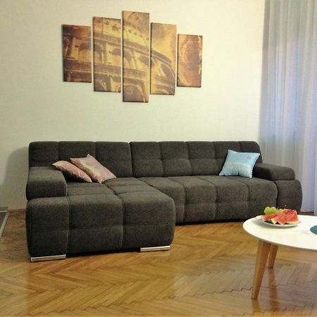 Arenacentar Apartments Pula Exterior photo