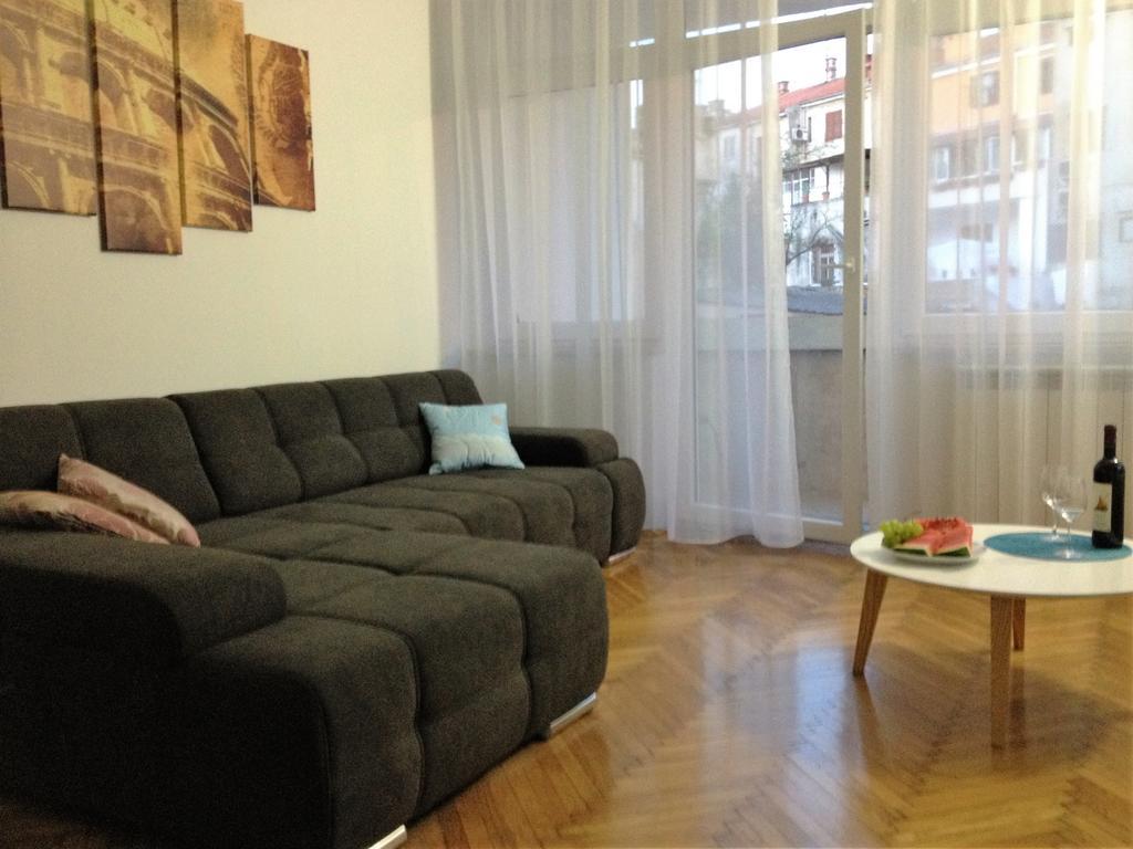 Arenacentar Apartments Pula Exterior photo