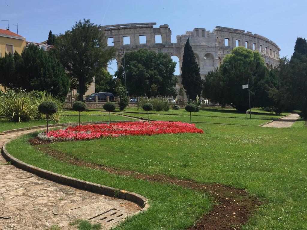 Arenacentar Apartments Pula Exterior photo