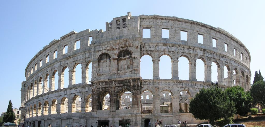 Arenacentar Apartments Pula Exterior photo